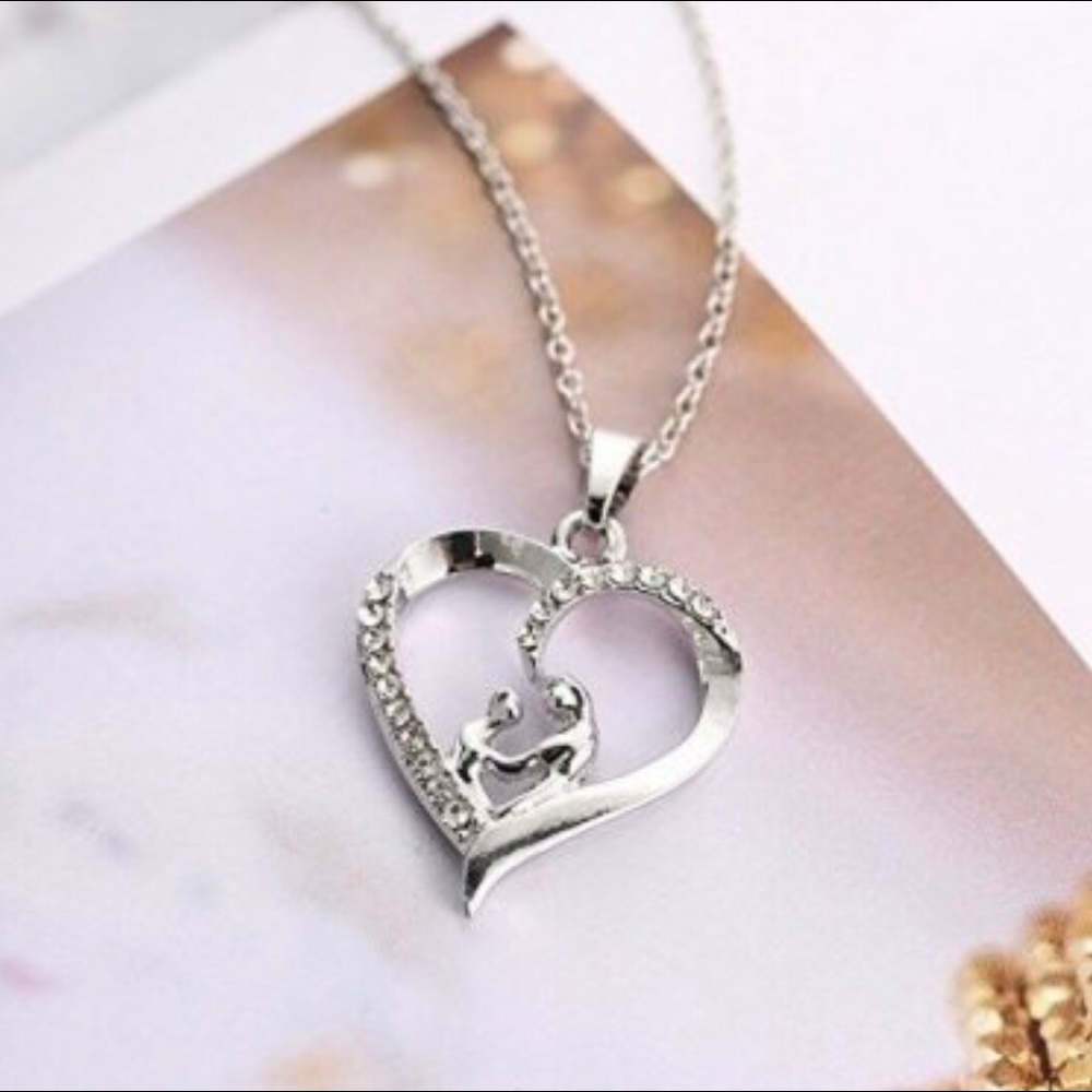 Silver-plated Rhinestone Heart Pendant Necklace